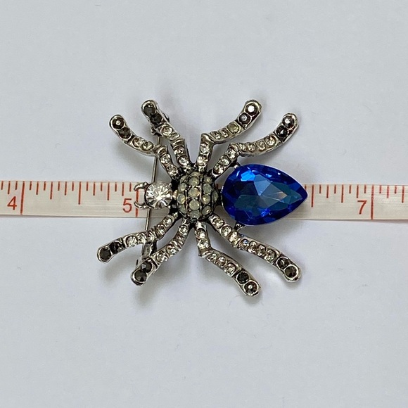 Spider Brooch - Picture 7 of 9